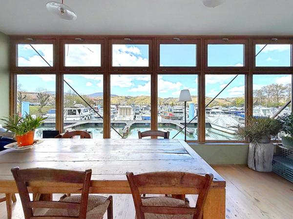 Magnifique péniche habitation 190 m² - LES ROCHES DE CONDRIEU (38)