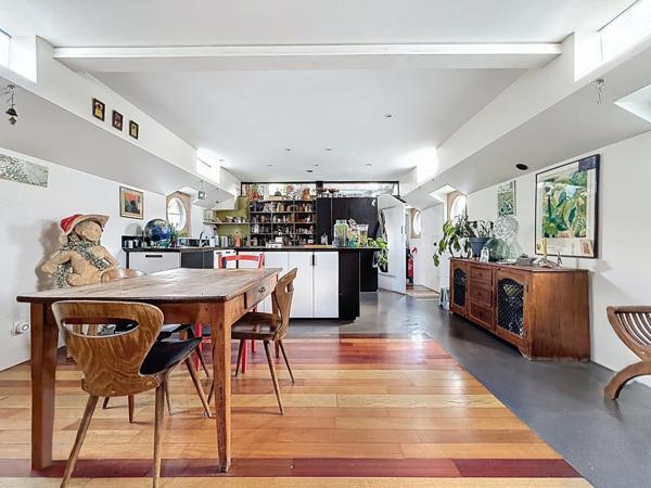 Magnifique péniche habitation 190 m² - LES ROCHES DE CONDRIEU (38)