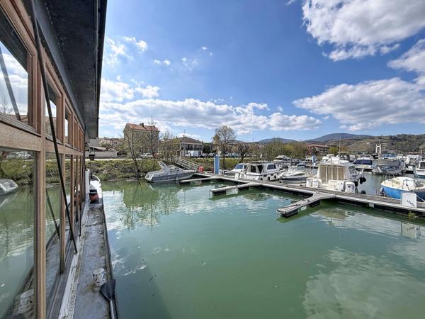 Magnifique péniche habitation 190 m² - LES ROCHES DE CONDRIEU (38)