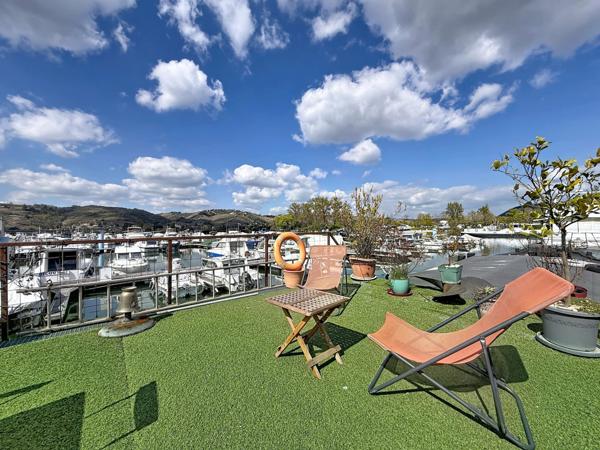 Magnifique péniche habitation 190 m² - LES ROCHES DE CONDRIEU (38)