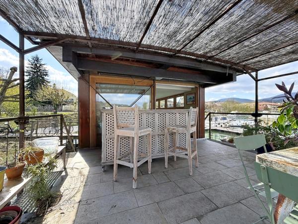 Magnifique péniche habitation 190 m² - LES ROCHES DE CONDRIEU (38)