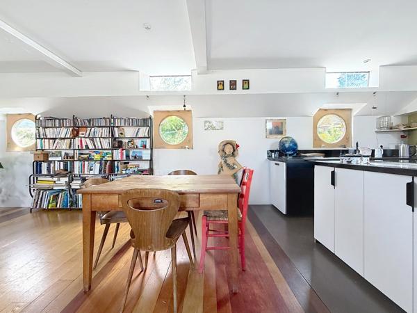 Magnifique péniche habitation 190 m² - LES ROCHES DE CONDRIEU (38)
