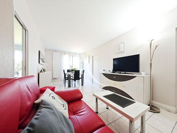 Appartement Bois D Arcy 4 pièces 81m2, 2 caves, 2 parkings