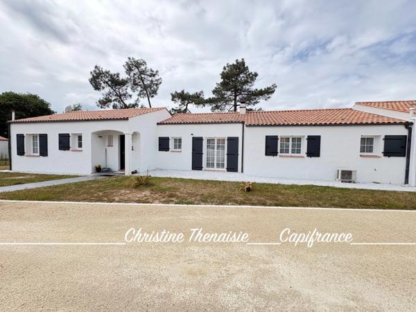 Maison à vendre 9 pièces - Plain-Pied - 4 chambres - 2 Salles d'eau - Piscine - Salle de cinéma - Hammam - T2 indépendant