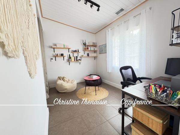 Maison à vendre 9 pièces - Plain-Pied - 4 chambres - 2 Salles d'eau - Piscine - Salle de cinéma - Hammam - T2 indépendant