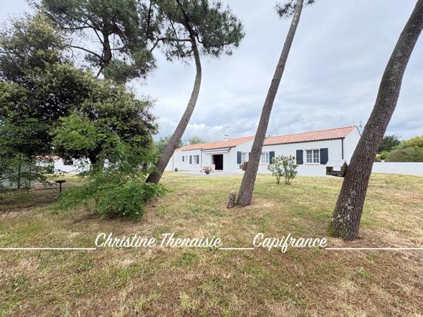 Maison à vendre 9 pièces - Plain-Pied - 4 chambres - 2 Salles d'eau - Piscine - Salle de cinéma - Hammam - T2 indépendant