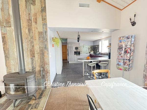 Maison à vendre 9 pièces - Plain-Pied - 4 chambres - 2 Salles d'eau - Piscine - Salle de cinéma - Hammam - T2 indépendant