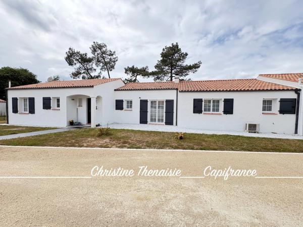 Maison à vendre 9 pièces - Plain-Pied - 4 chambres - 2 Salles d'eau - Piscine - Salle de cinéma - Hammam - T2 indépendant