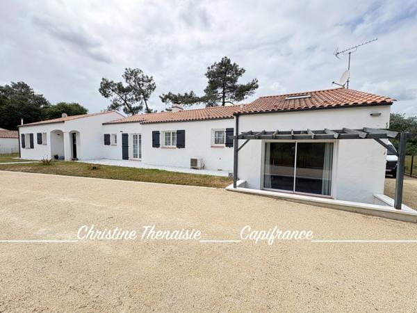 Maison à vendre 9 pièces - Plain-Pied - 4 chambres - 2 Salles d'eau - Piscine - Salle de cinéma - Hammam - T2 indépendant
