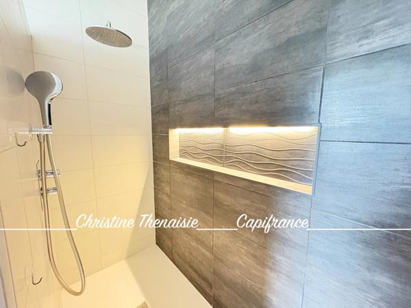 Maison à vendre 9 pièces - Plain-Pied - 4 chambres - 2 Salles d'eau - Piscine - Salle de cinéma - Hammam - T2 indépendant