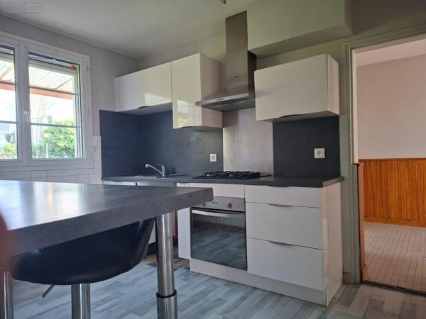 Maison à vendre à Nueil-les-Aubiers dans les Deux-Sèvres (79250), ref : AGM 73*