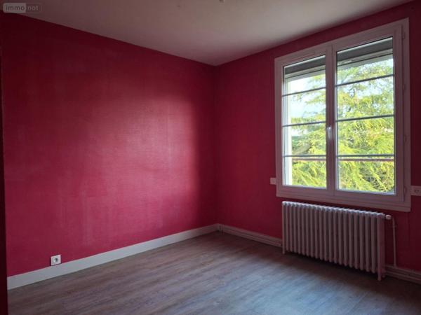 Maison à vendre à Nueil-les-Aubiers dans les Deux-Sèvres (79250), ref : AGM 73*