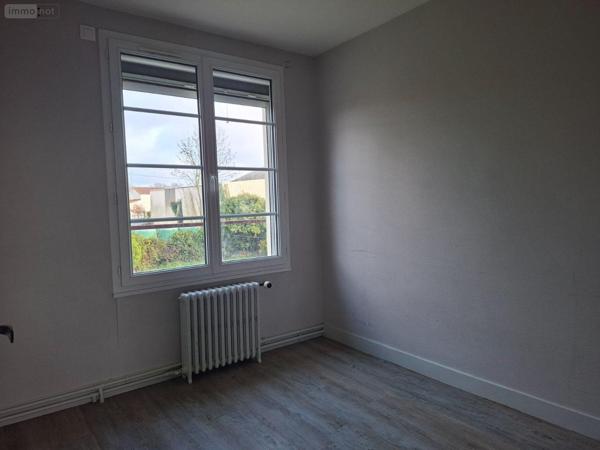 Maison à vendre à Nueil-les-Aubiers dans les Deux-Sèvres (79250), ref : AGM 73*