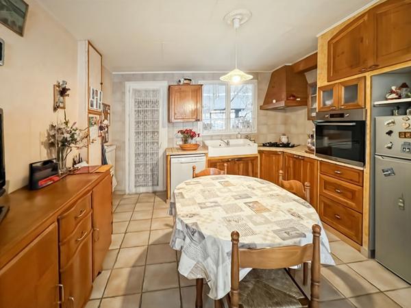 En exclusivité Maison jardin garage et studio