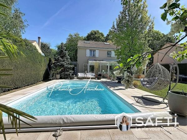 Pavillon 8 pièces avec piscine : volumes, confort et coup de cœur garanti !