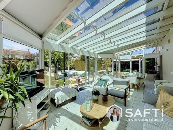 Pavillon 8 pièces avec piscine : volumes, confort et coup de cœur garanti !