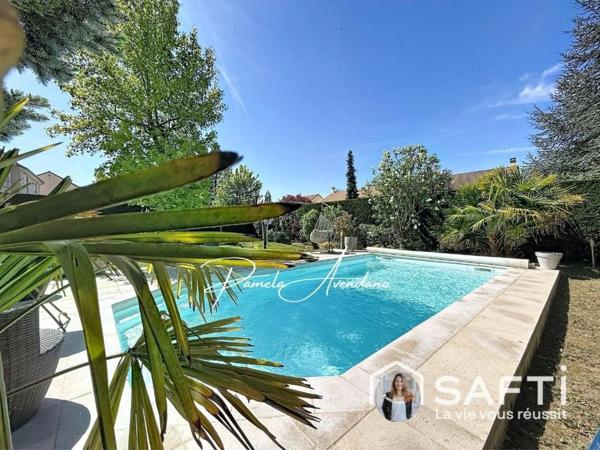 Pavillon 8 pièces avec piscine : volumes, confort et coup de cœur garanti !