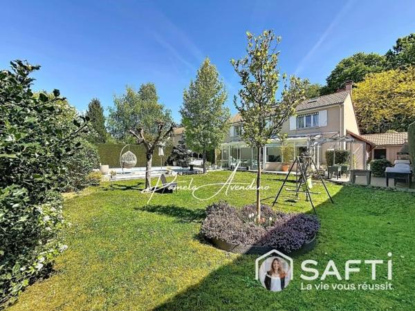 Pavillon 8 pièces avec piscine : volumes, confort et coup de cœur garanti !