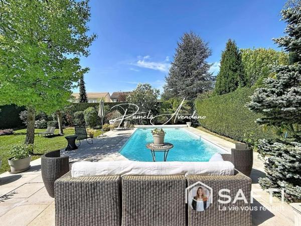 Pavillon 8 pièces avec piscine : volumes, confort et coup de cœur garanti !