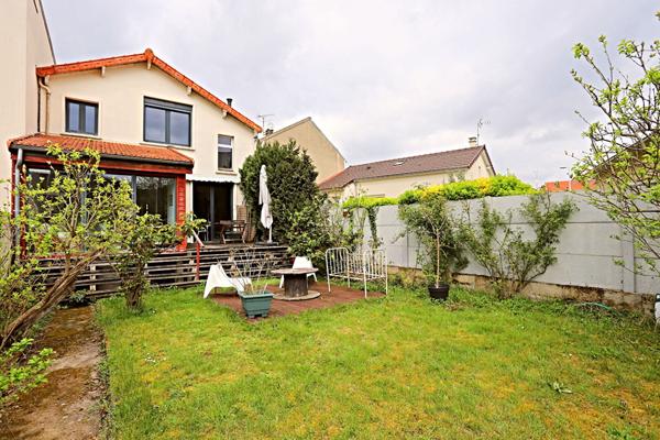 Maison Nanterre 5 pièce(s) 120 m2 €685 000 ** - Référence 15347