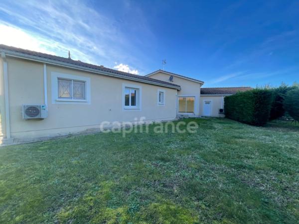 Maison de plain-pied, 4 chambres, double garage, jardin