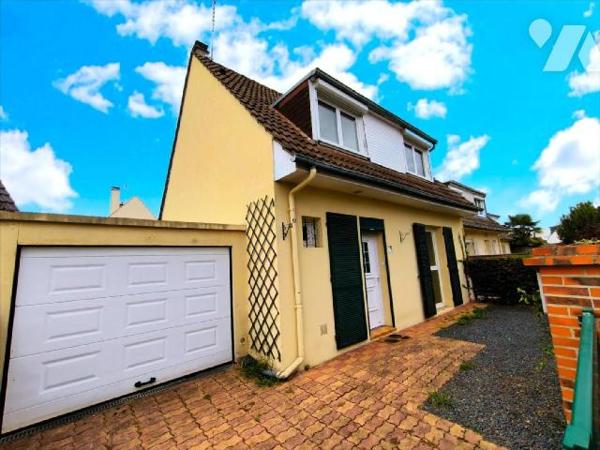 Cette maison se situe au Vaudreuil, proche de toutes les commodités. Elle se compose d'une entr...