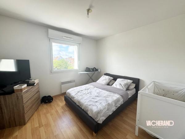 Appartement une chambre avec balcon et parking
