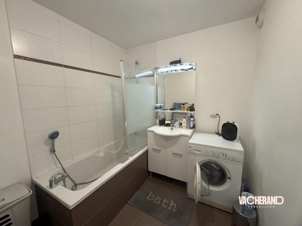 Appartement une chambre avec balcon et parking