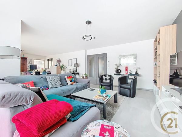 Appartement F6 à vendre  6 pièces - 119,06 m 2   MONTBELIARD  - 25