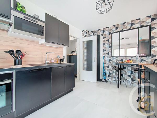 Appartement F6 à vendre  6 pièces - 119,06 m 2   MONTBELIARD  - 25