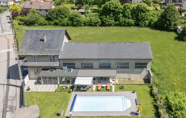 Maison coup de cœur avec dépendance de plus de 200 m2 à Saint-Laurent-Du-Pont