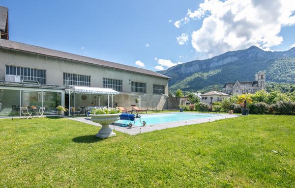 Maison coup de cœur avec dépendance de plus de 200 m2 à Saint-Laurent-Du-Pont