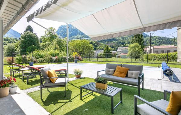 Maison coup de cœur avec dépendance de plus de 200 m2 à Saint-Laurent-Du-Pont