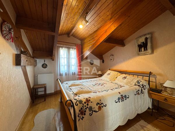 A vendre, sur les hauteurs de Périgueux, vaste Maison type 8 avec terrain paysagé & garage