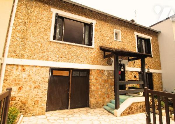 LE PLESSIS ROBINSON - FACE AU BOIS DE LA GARENNE - A 8 MIN A PIED DU CENTRE VILLE ET DU T6