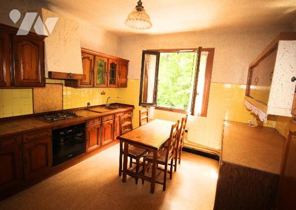 LE PLESSIS ROBINSON - FACE AU BOIS DE LA GARENNE - A 8 MIN A PIED DU CENTRE VILLE ET DU T6