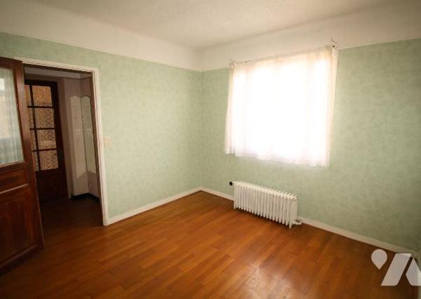 LE PLESSIS ROBINSON - FACE AU BOIS DE LA GARENNE - A 8 MIN A PIED DU CENTRE VILLE ET DU T6