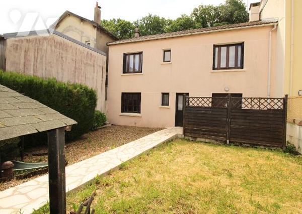 LE PLESSIS ROBINSON - FACE AU BOIS DE LA GARENNE - A 8 MIN A PIED DU CENTRE VILLE ET DU T6