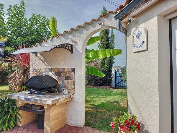 A vendre, au Gua, maison charentaise de 224 m², 4 chambres, sur un terrain de 677 m²