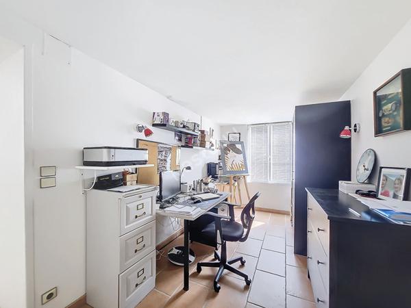 A vendre, au Gua, maison charentaise de 224 m², 4 chambres, sur un terrain de 677 m²
