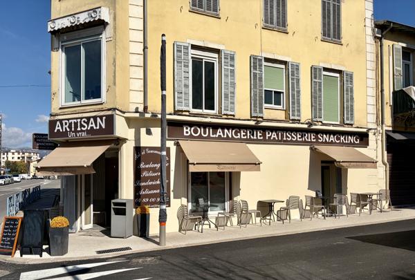 Fonds De Commerce
        
        - 153 m² Exclusivité 320 000 € *