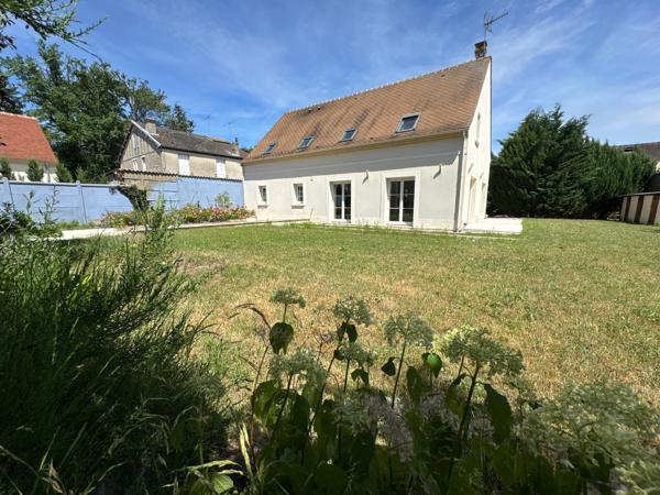 MAISON DE CARACTERE EN PLEIN CENTRE DE LAMORLAYE