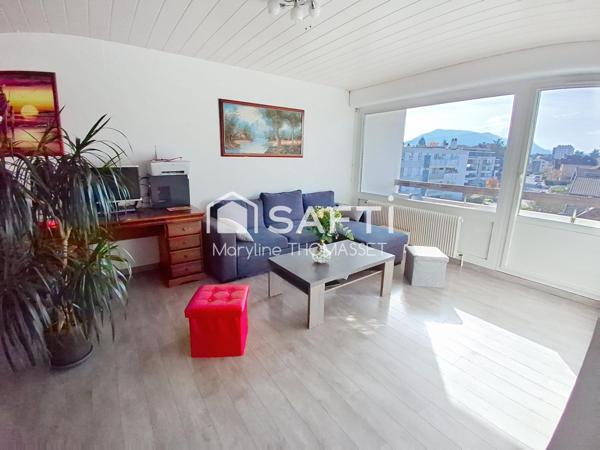 Appartement très lumineux, dernier étage