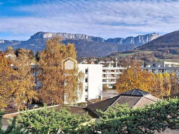 Appartement très lumineux, dernier étage