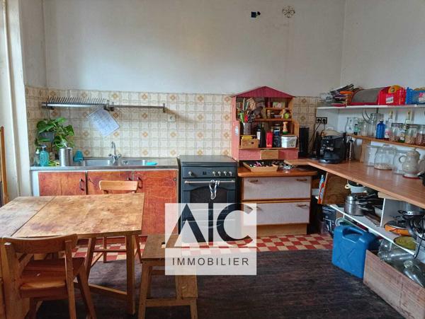 Rostrenen (22110) MAISON 5 PIÈCES 104m2 SUR 3 NIVEAUX