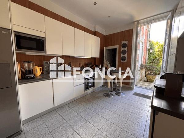 À vendre Maison 7 pièces 418 m² - Tonnay-charente 17430