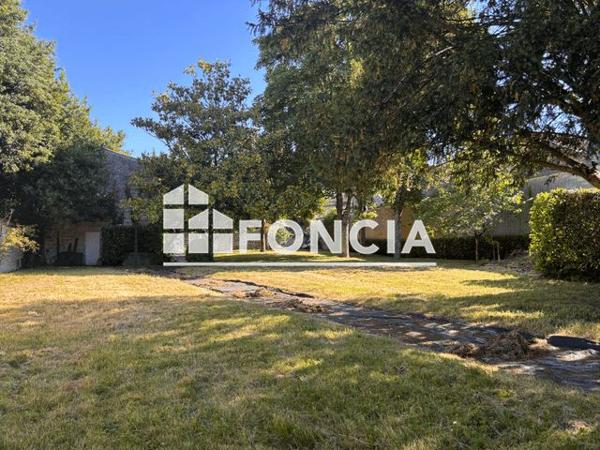 À vendre Maison 7 pièces 418 m² - Tonnay-charente 17430