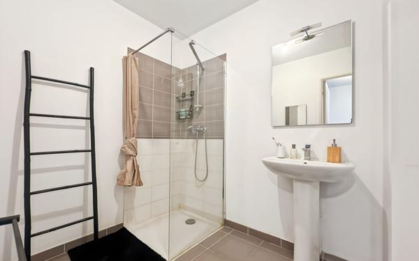 Appartement à vendre    2 pièces • 42,59 m2 Roquebrune-sur-Argens
