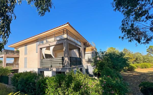 Appartement à vendre    2 pièces • 42,59 m2 Roquebrune-sur-Argens