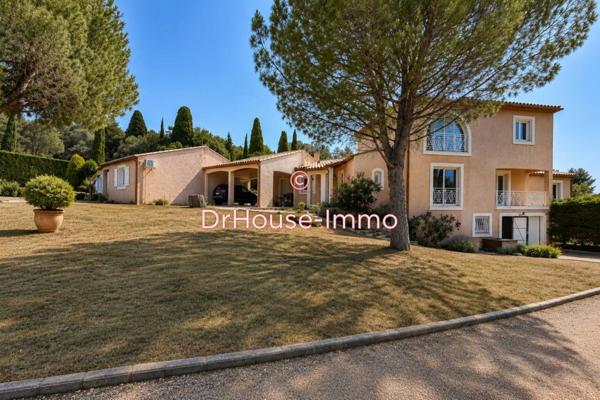 Maison à vendre 8 pièces de 261 m²